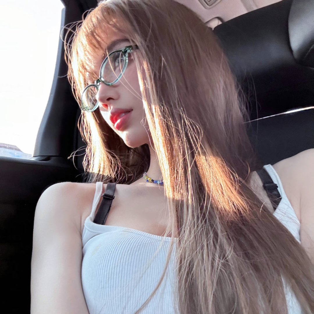 纯欲侧脸女生头像