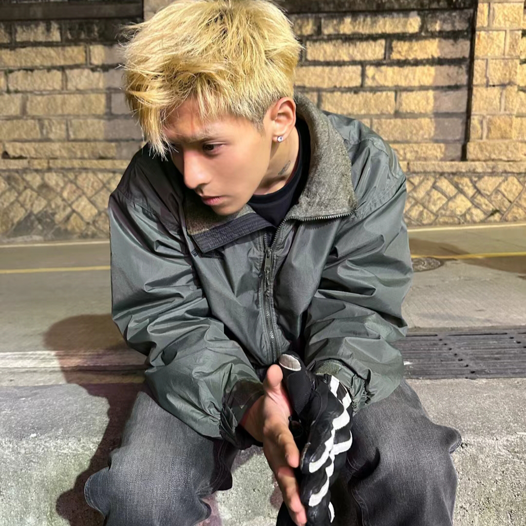 痞帅侧脸男生头像