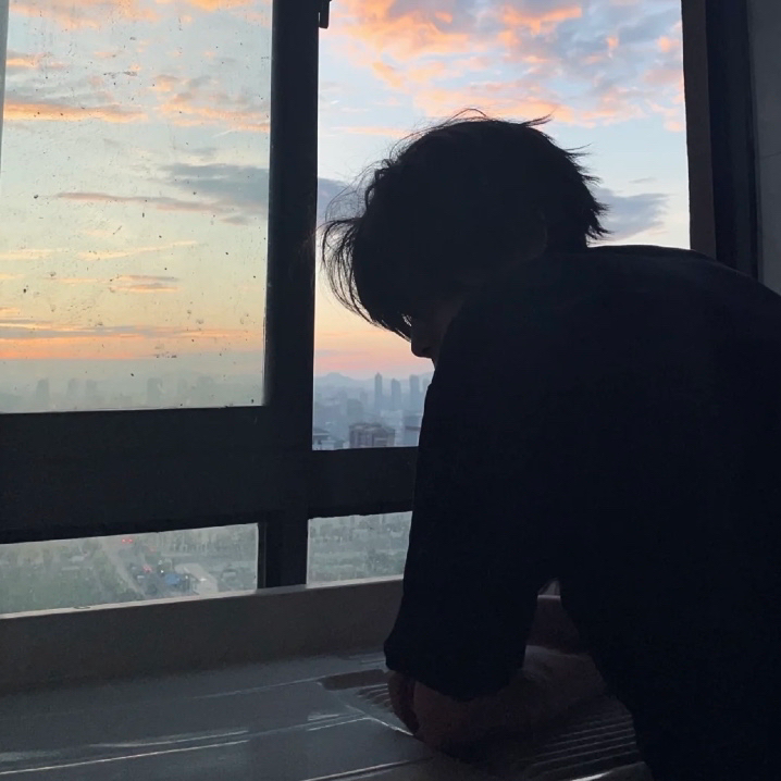 痞帅侧脸男生头像