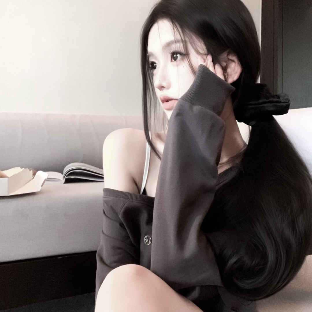 纯欲侧脸女生头像