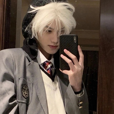 自拍手机个性男生头像