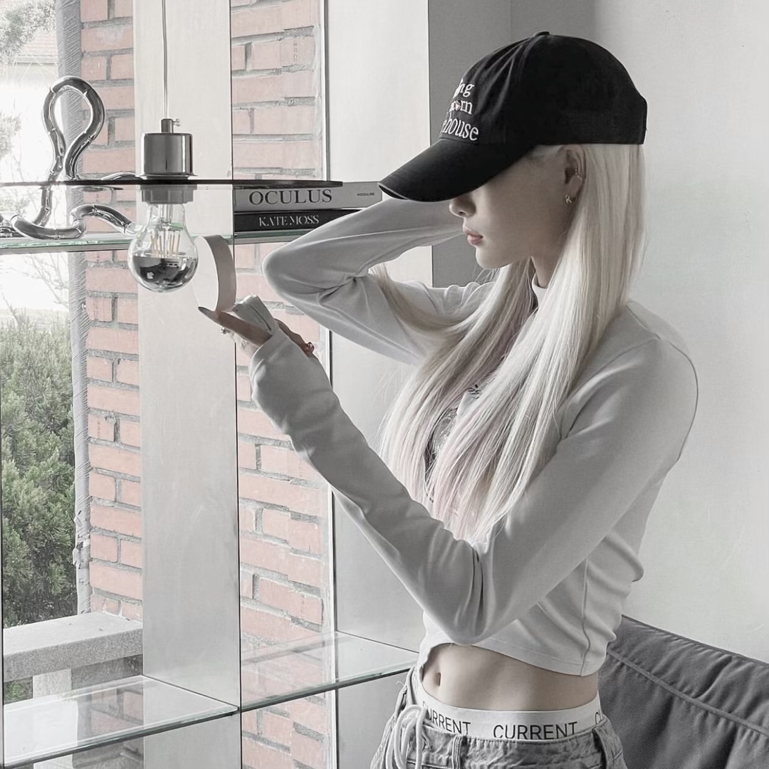 纯欲侧脸女生头像