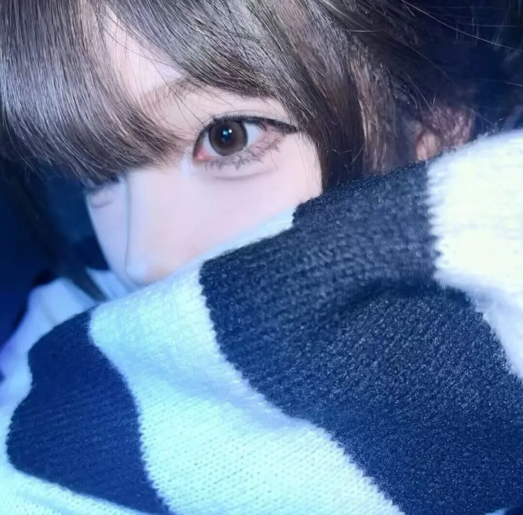 冬天少萝女生头像