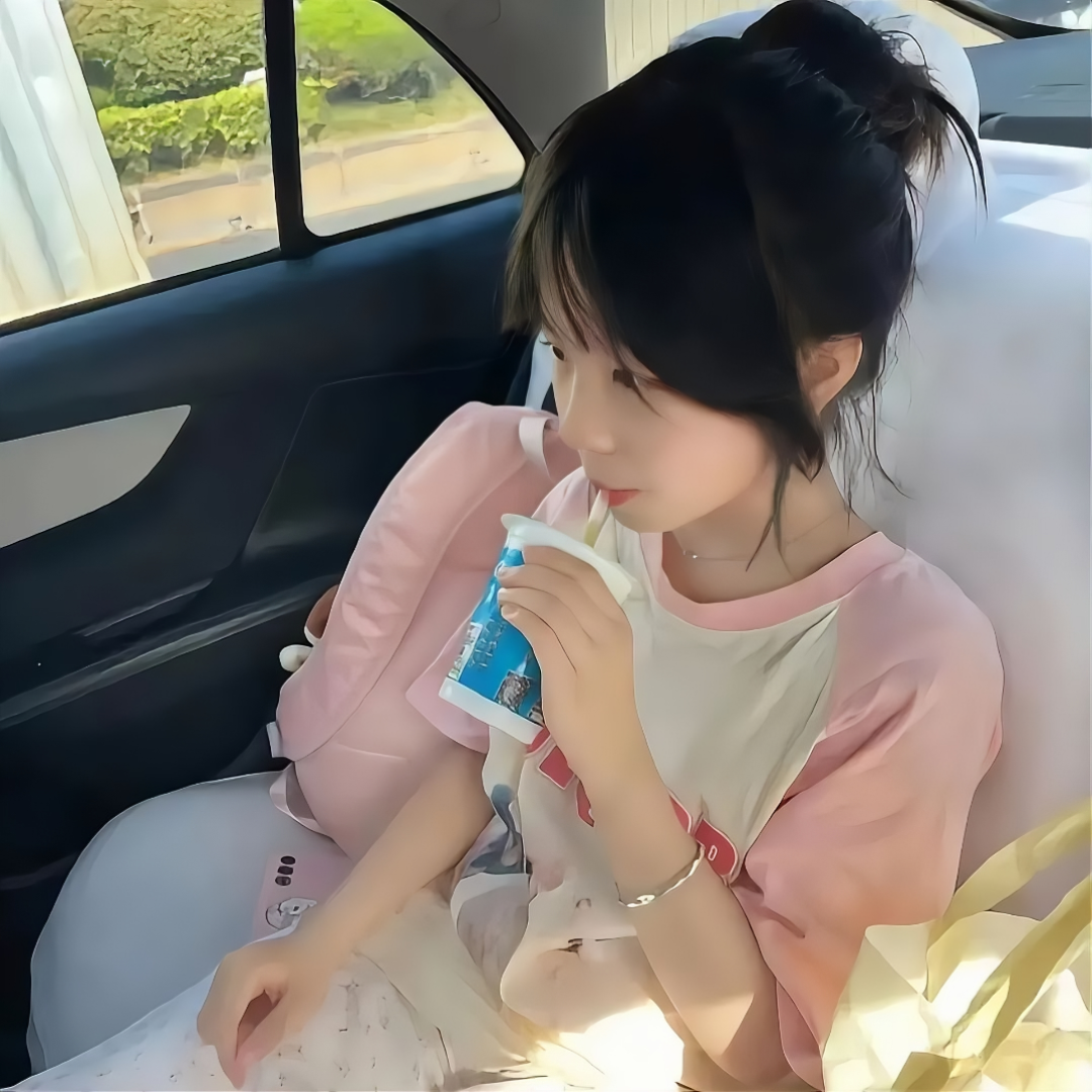 车内少萝女生头像