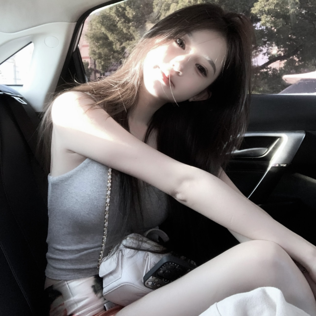 车内纯欲女生头像