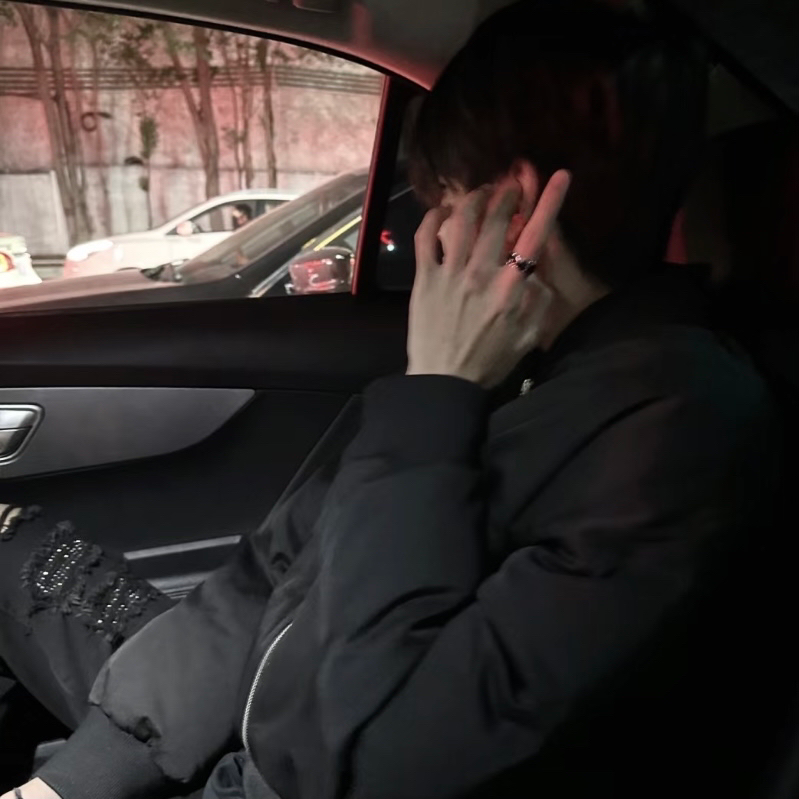 车内小众侧脸男生头像