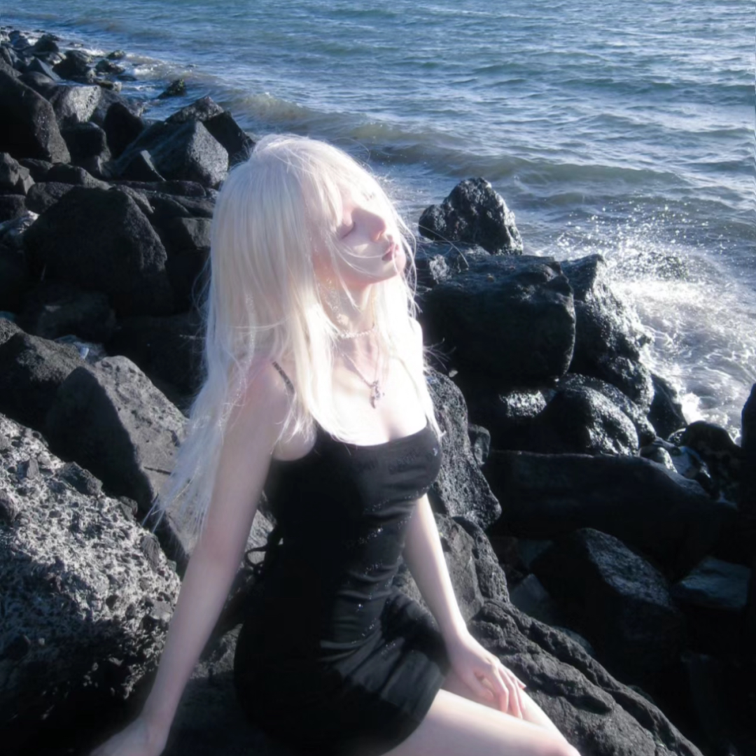 光感海边侧脸女生头像