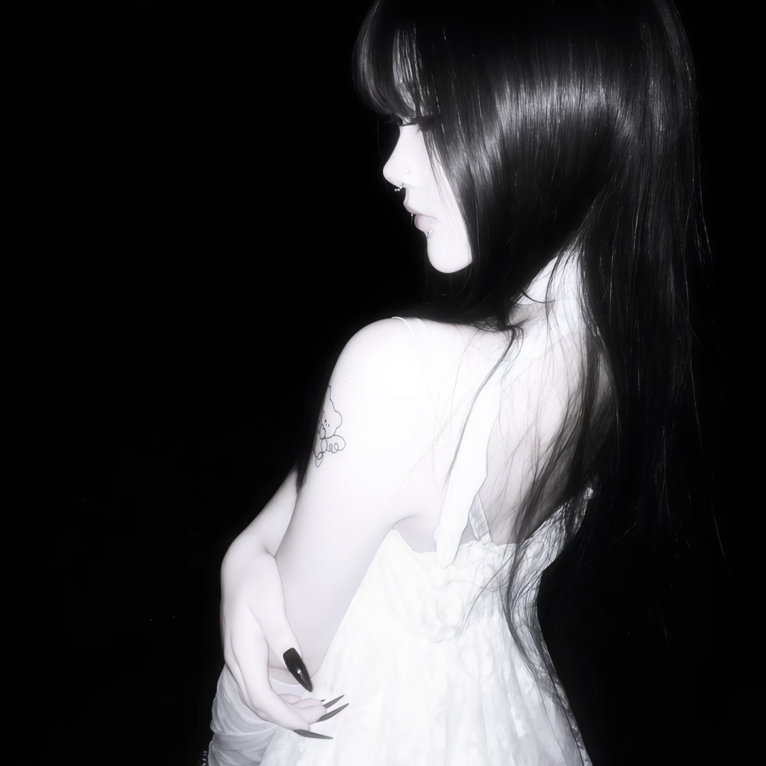 清冷侧脸女生头像