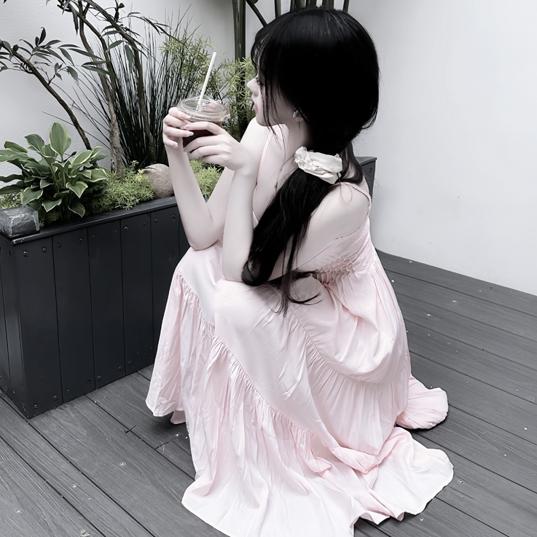 喝咖啡纯欲侧脸女生头像