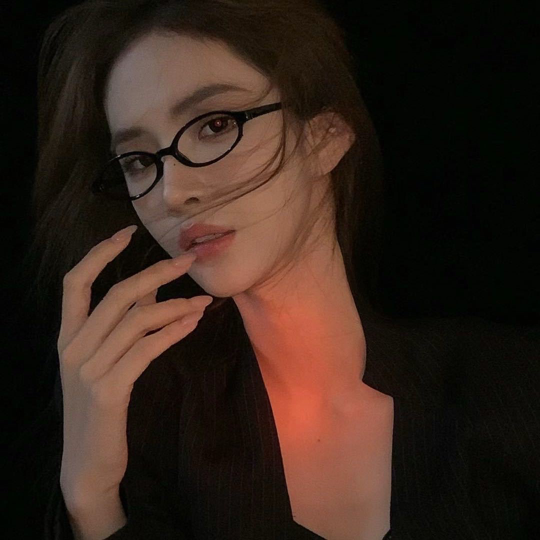 御姐女生头像