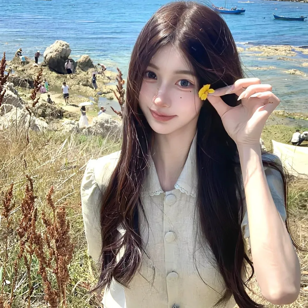 海边甜妹女生头像