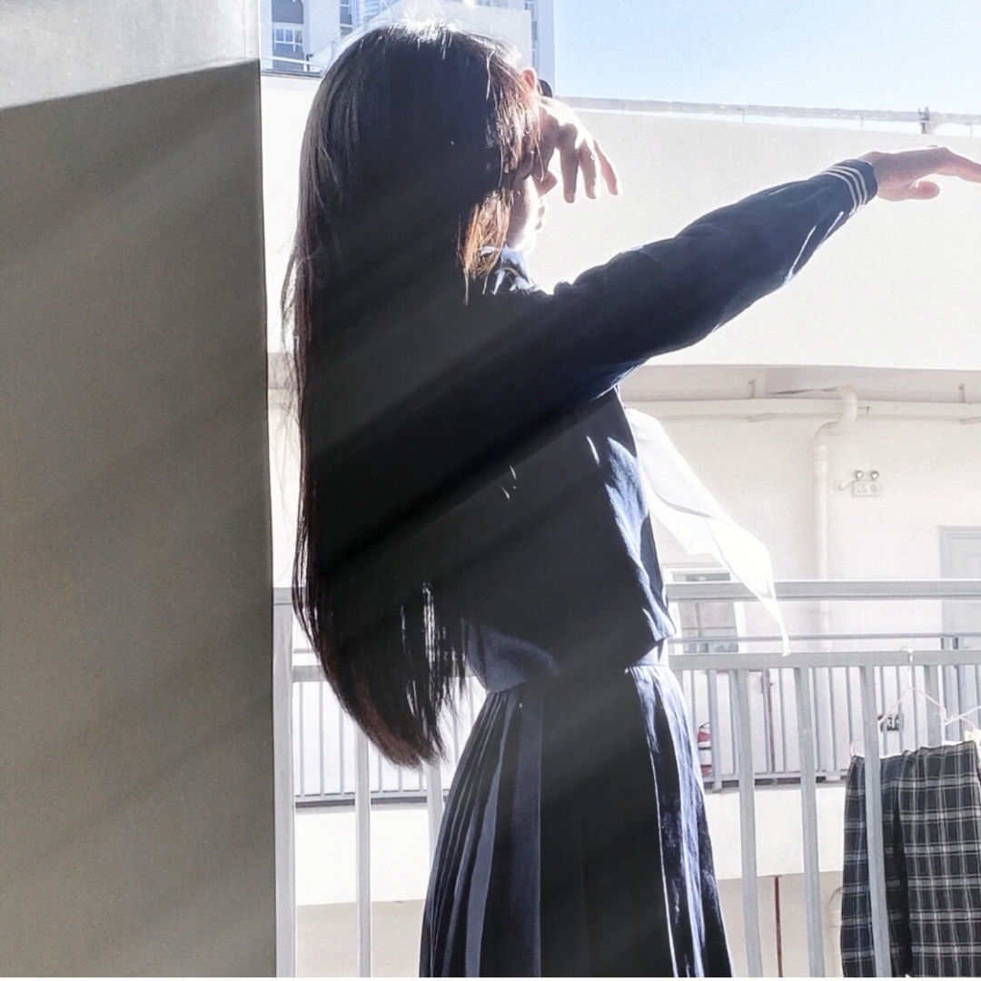 学院风光感侧脸女生头像