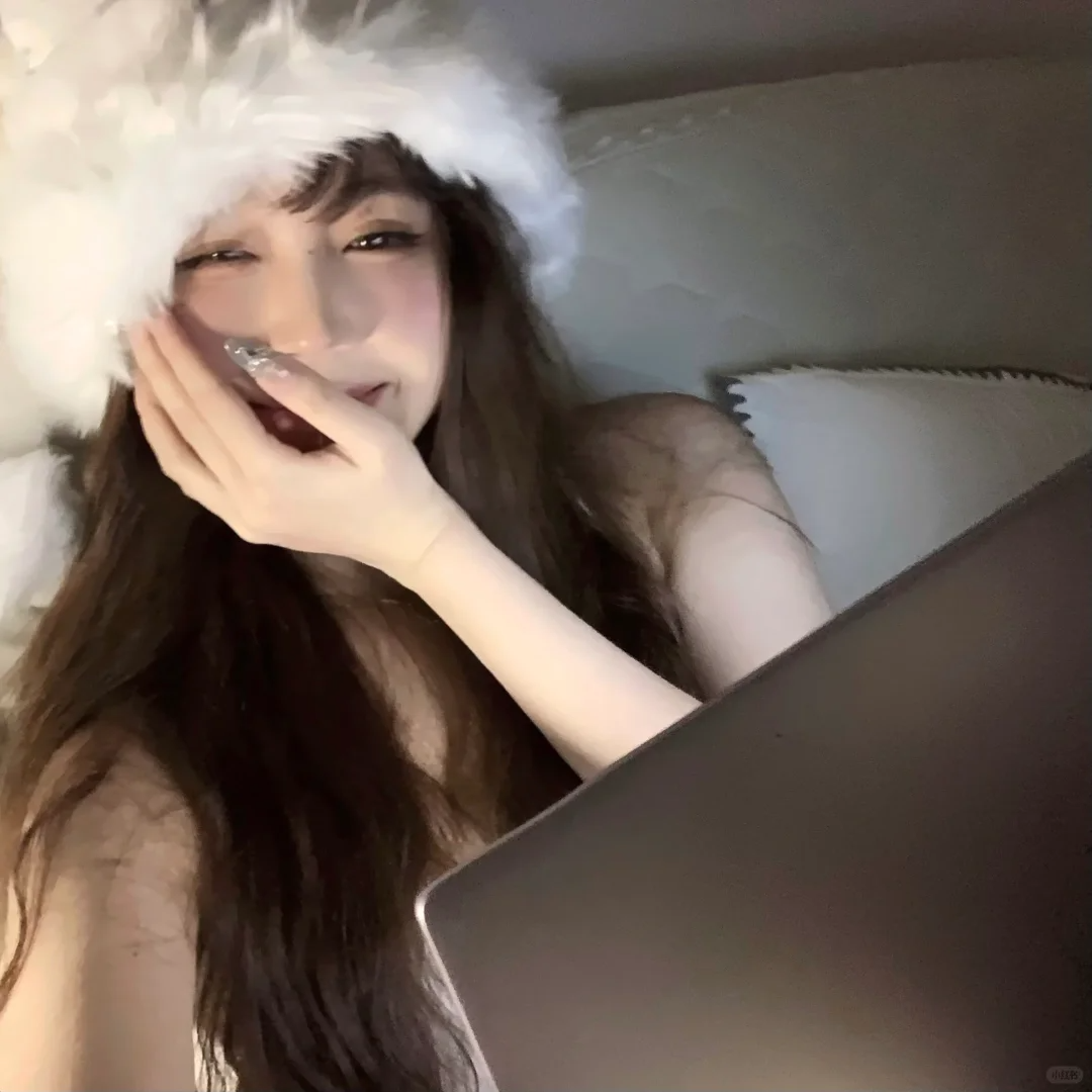 办公甜妹爱笑女生头像