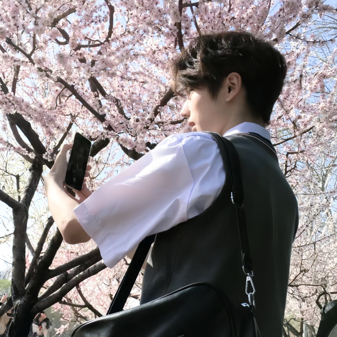 帅气侧脸男生头像
