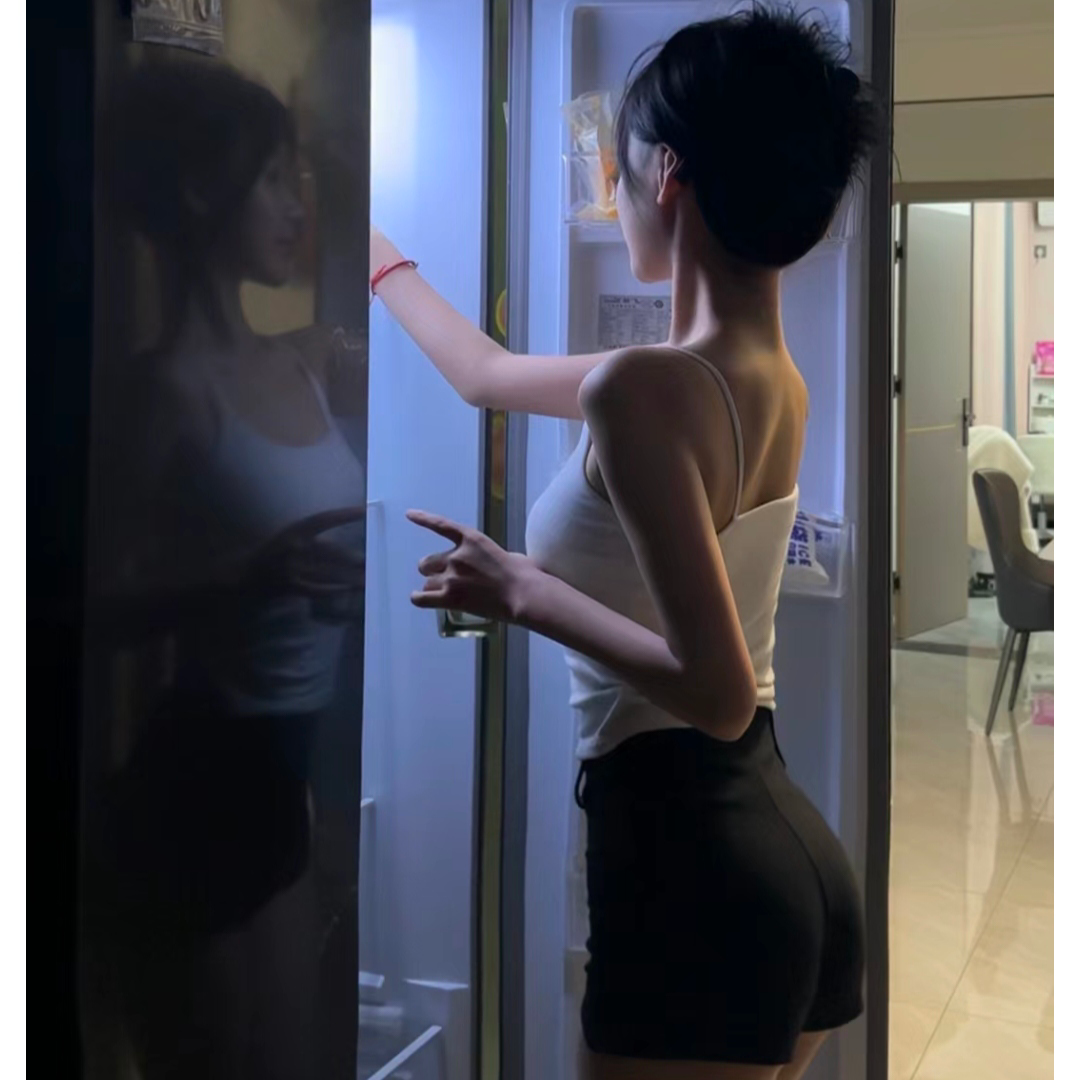冰箱气质侧脸女生头像