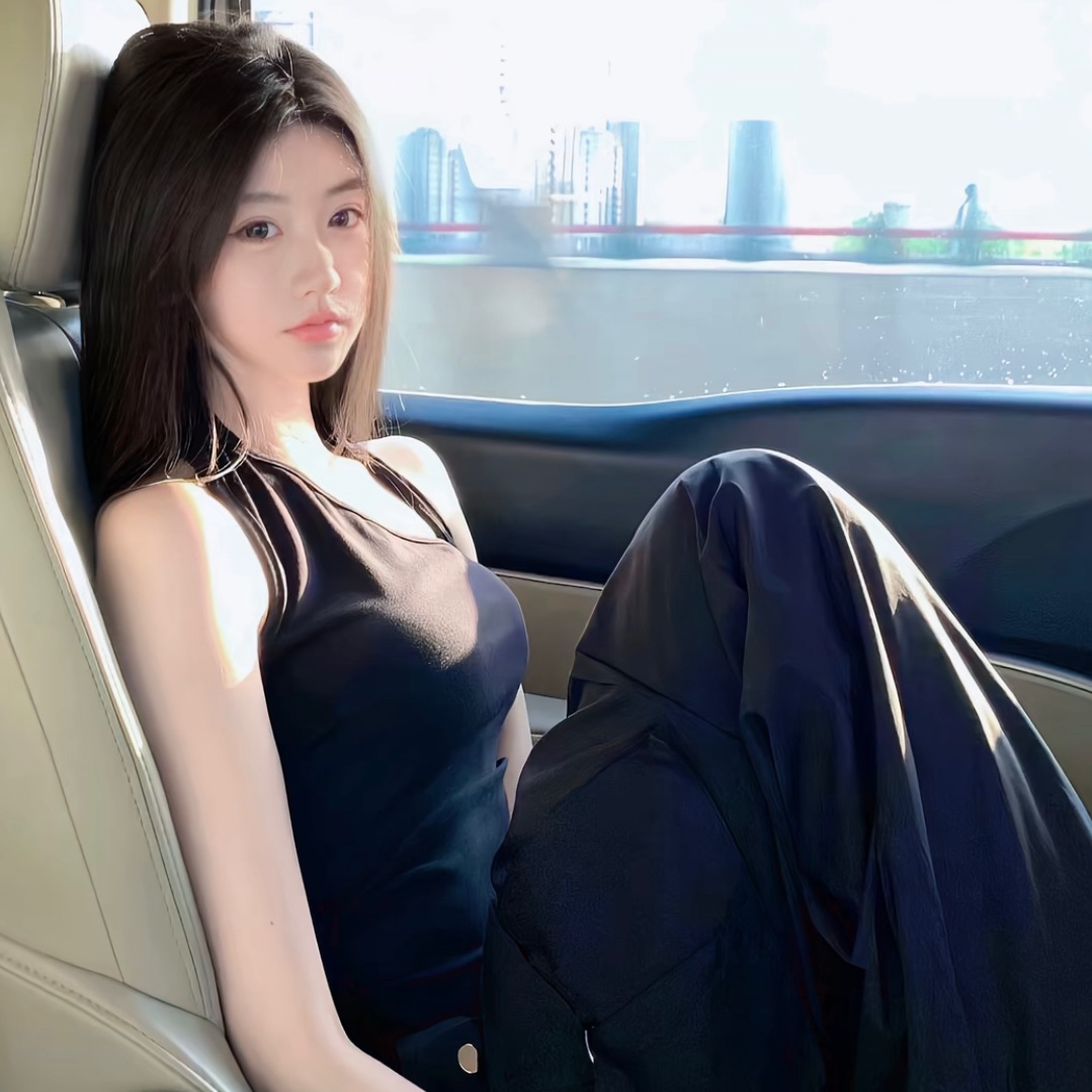 车内纯欲女生头像