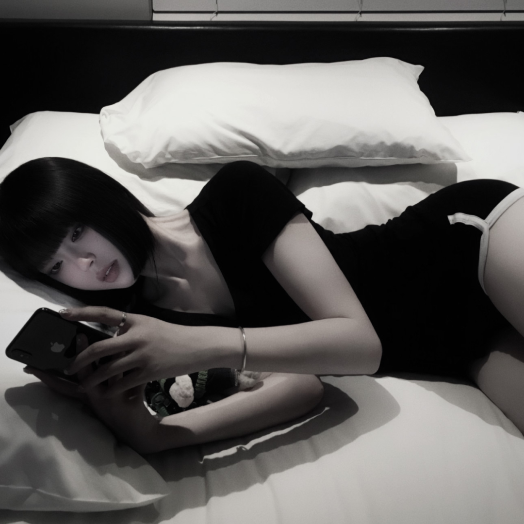 躺着纯欲女生头像