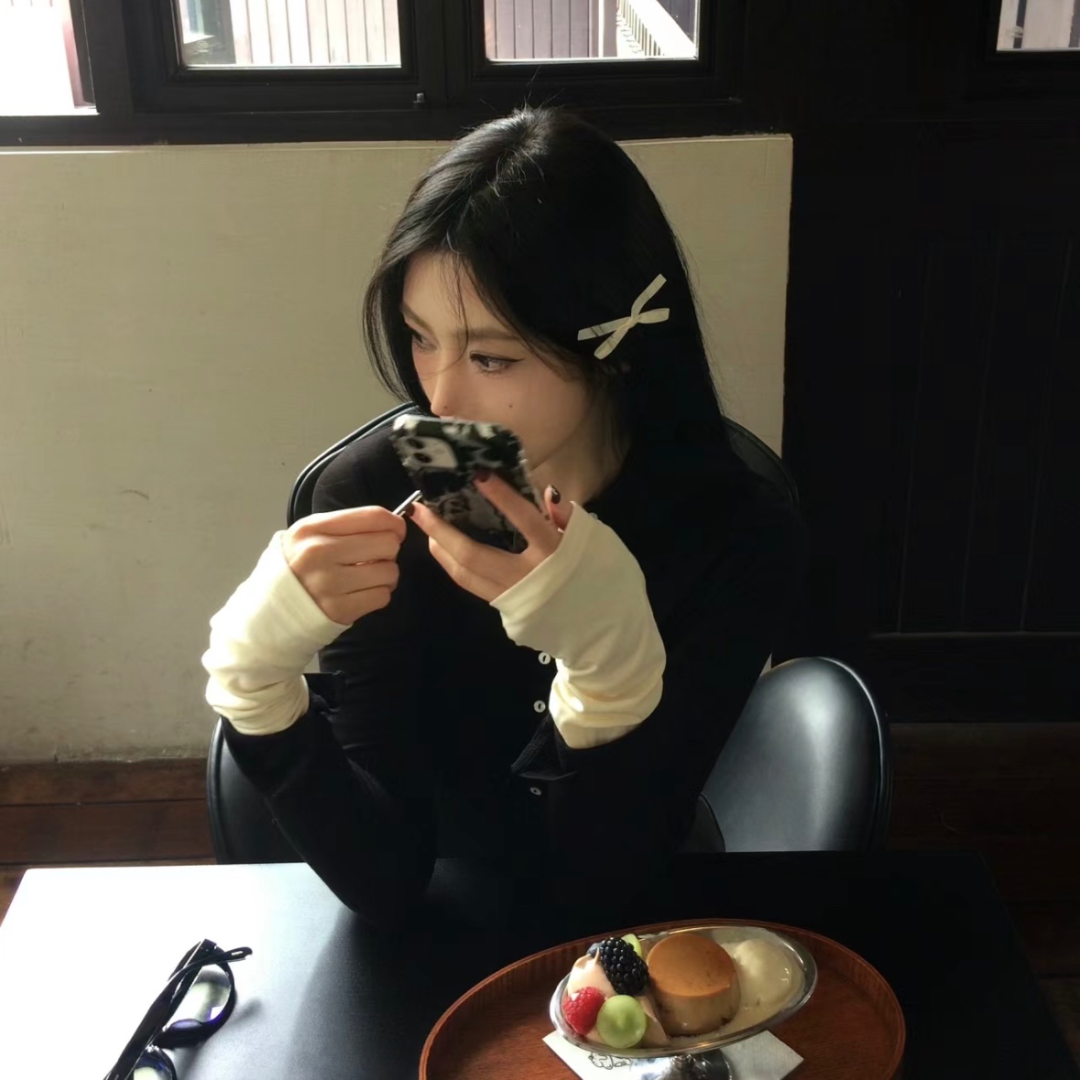 吃水果小众女生头像