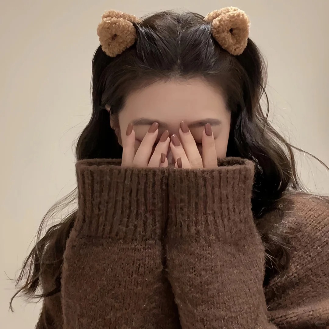 捂嘴温柔女生头像
