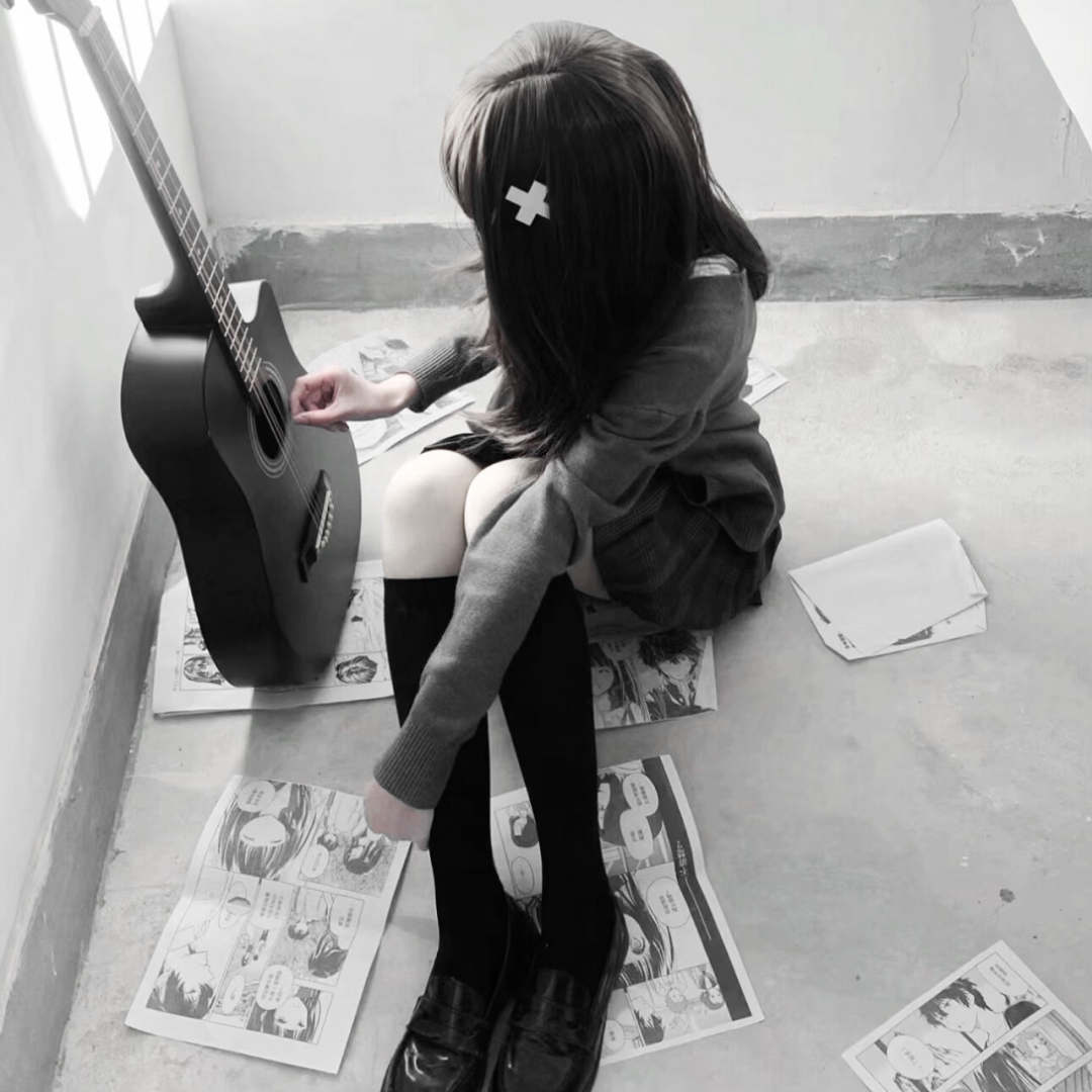 吉他甜妹不露脸女生头像