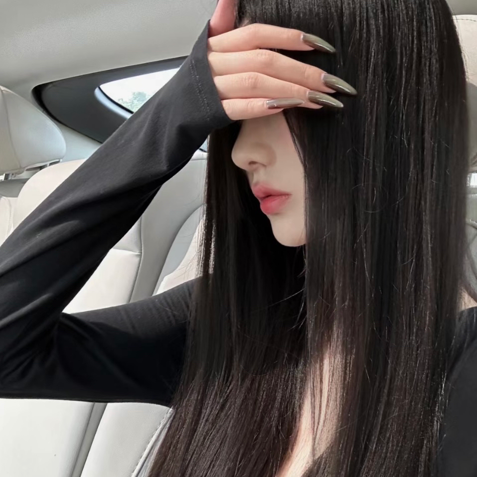 车内气质侧脸女生头像
