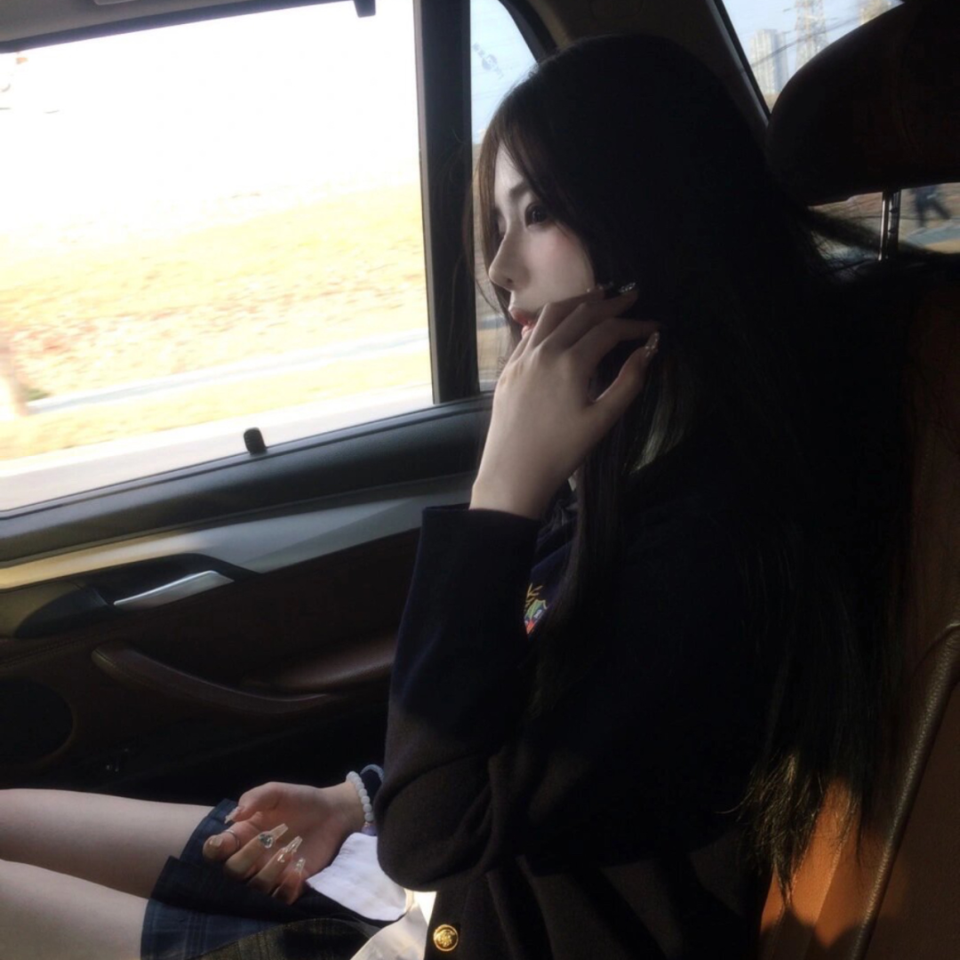 车内小众侧脸女生头像
