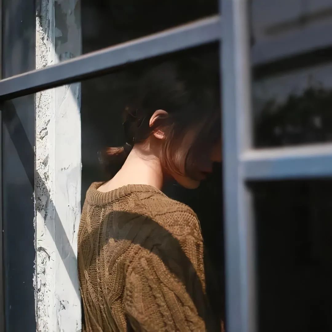 氛围感不露脸女生头像