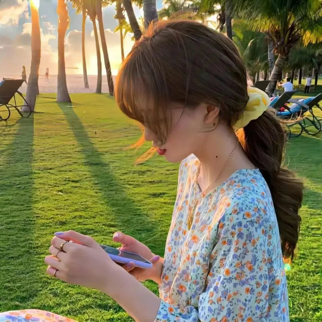 小清新侧脸女生头像