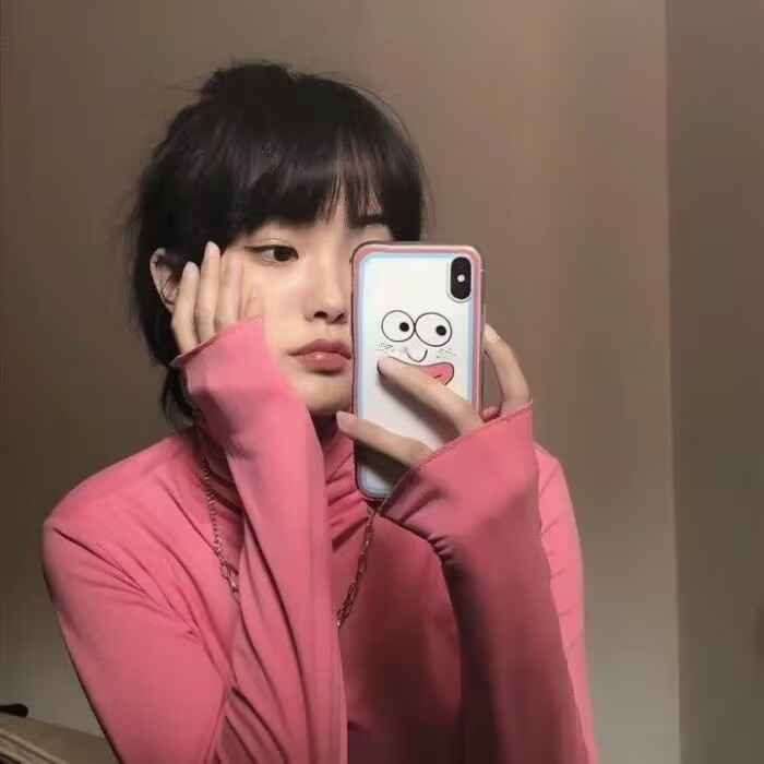 自拍手机女生头像