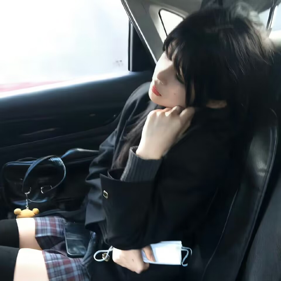 侧脸女生头像