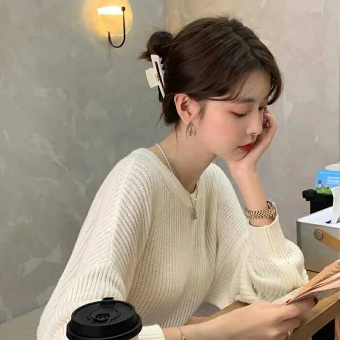 侧脸女生头像