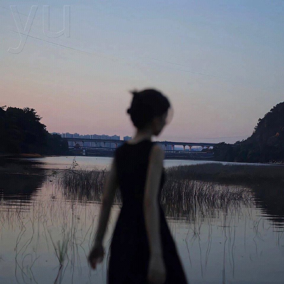 氛围感不露脸女生头像