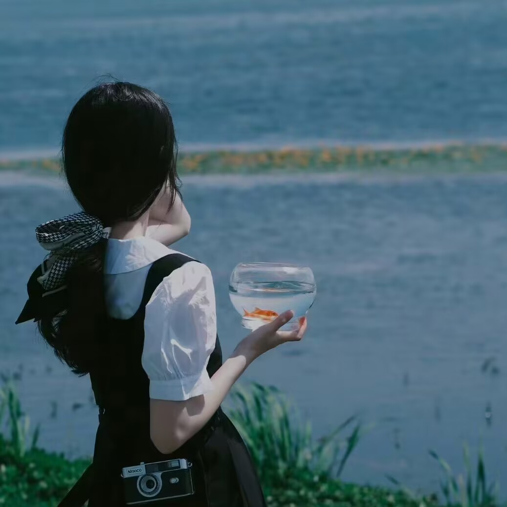 温柔小清新不露脸女生头像