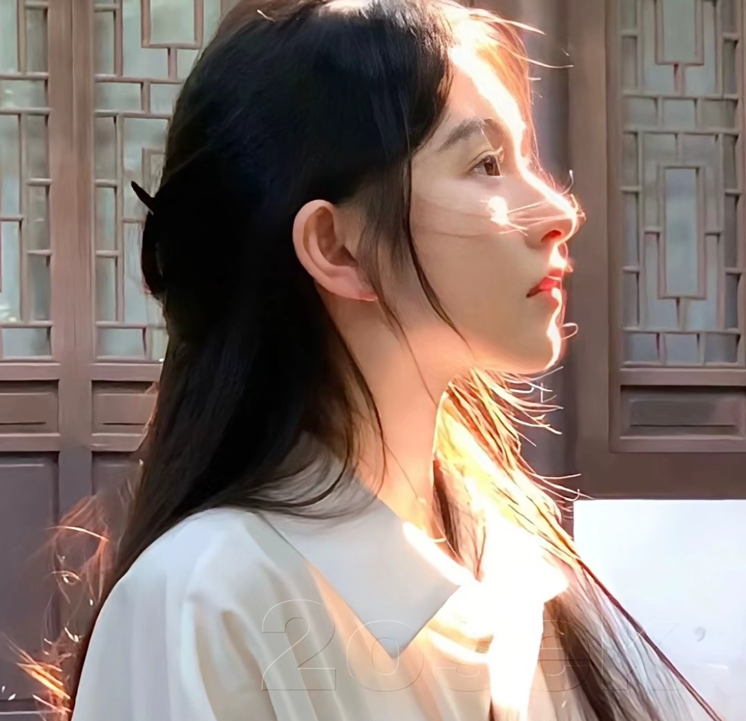 温柔侧脸光感女生头像