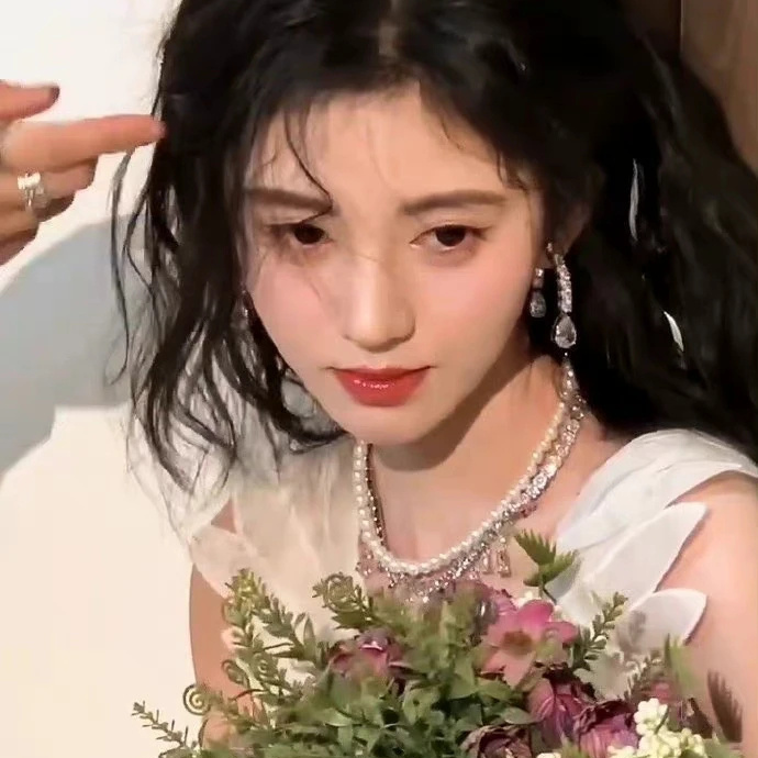 鞠婧祎头像鲜花甜美女生头像