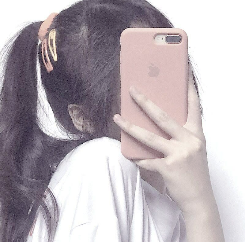 学院风可爱自拍手机不露脸女生头像
