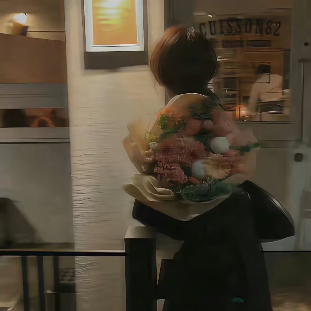 氛围感鲜花不露脸女生头像