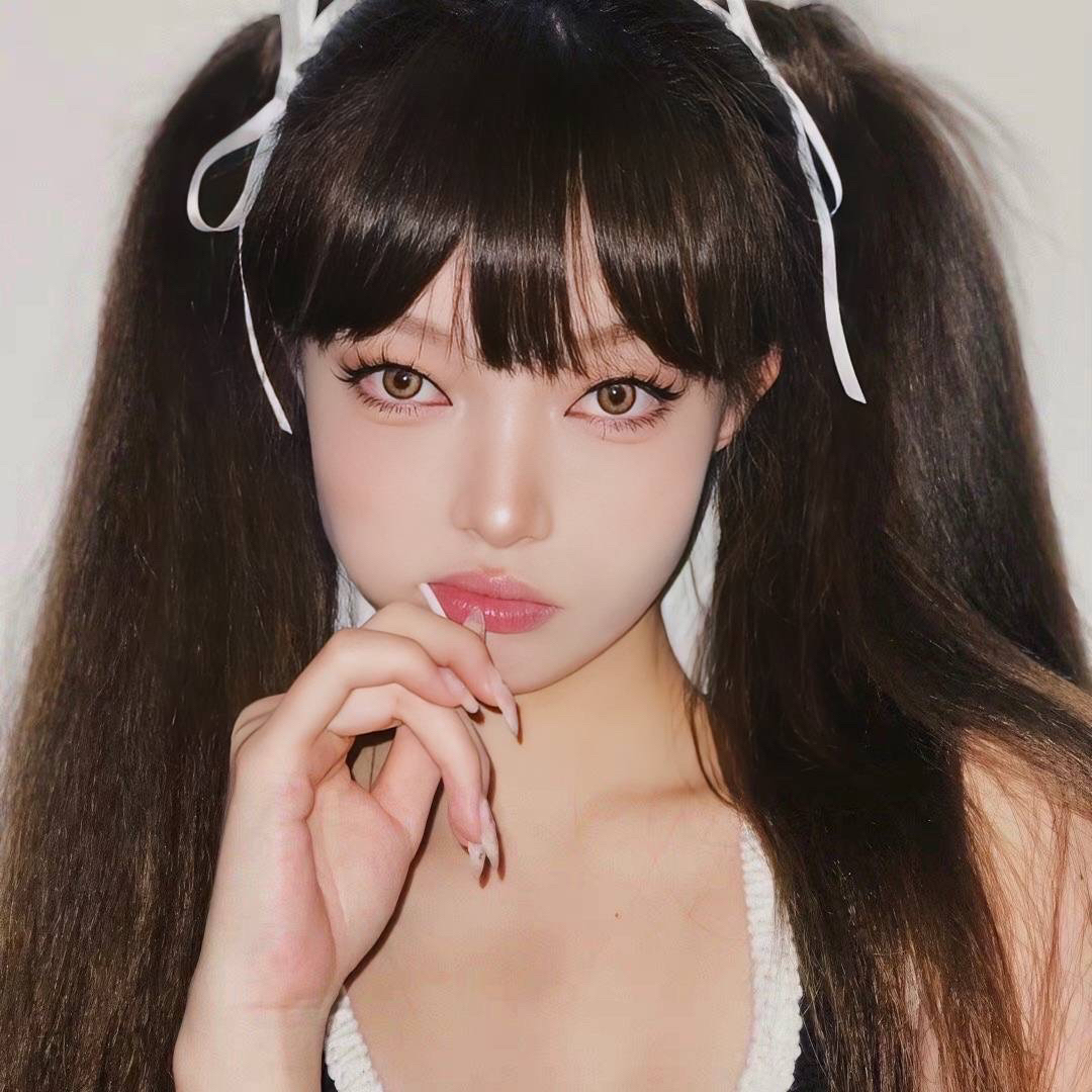 双马尾很飒女生头像
