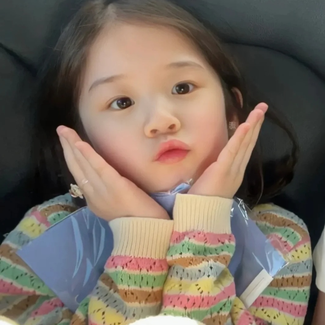 可爱小女孩萌娃金雪头像