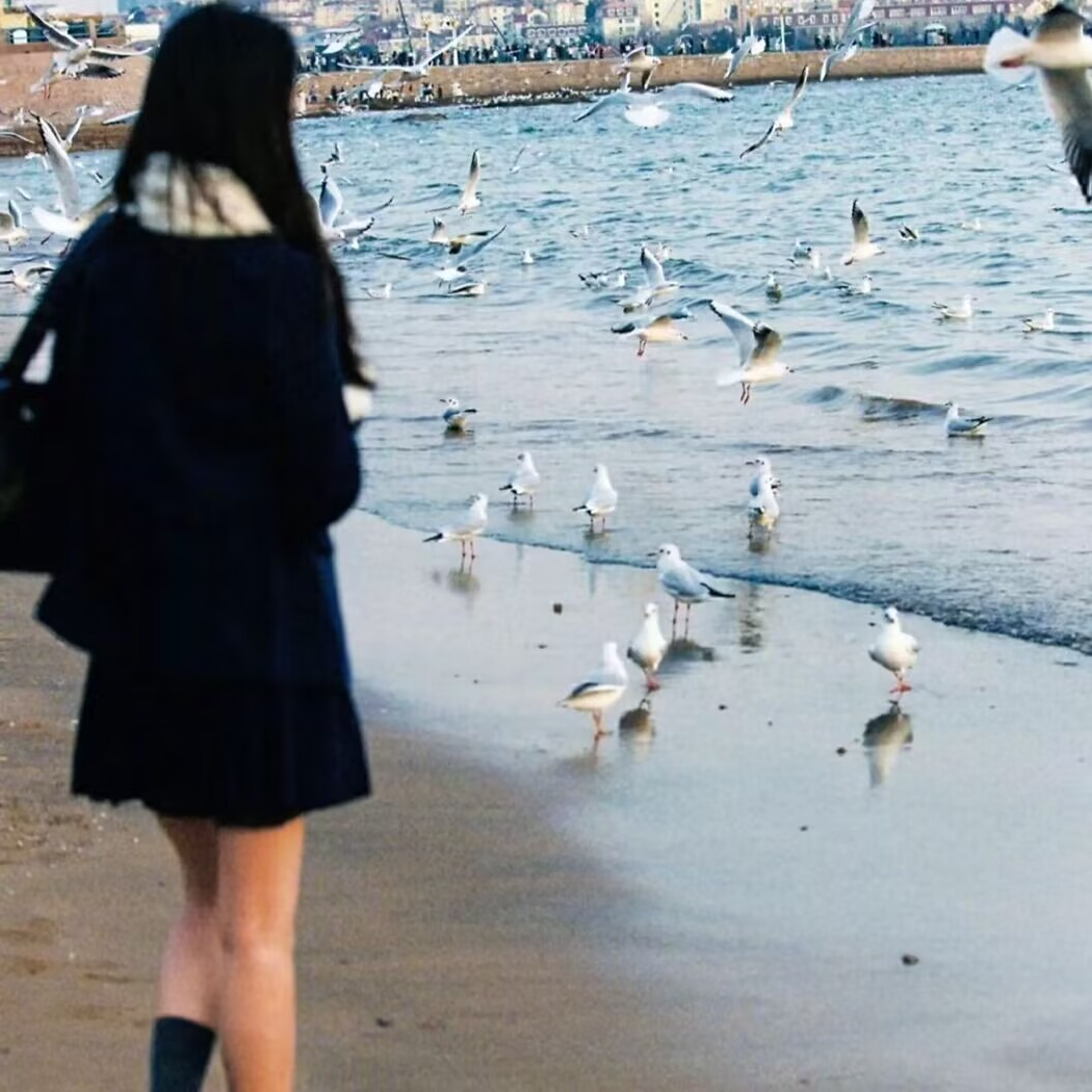 氛围感海边不露脸女生头像