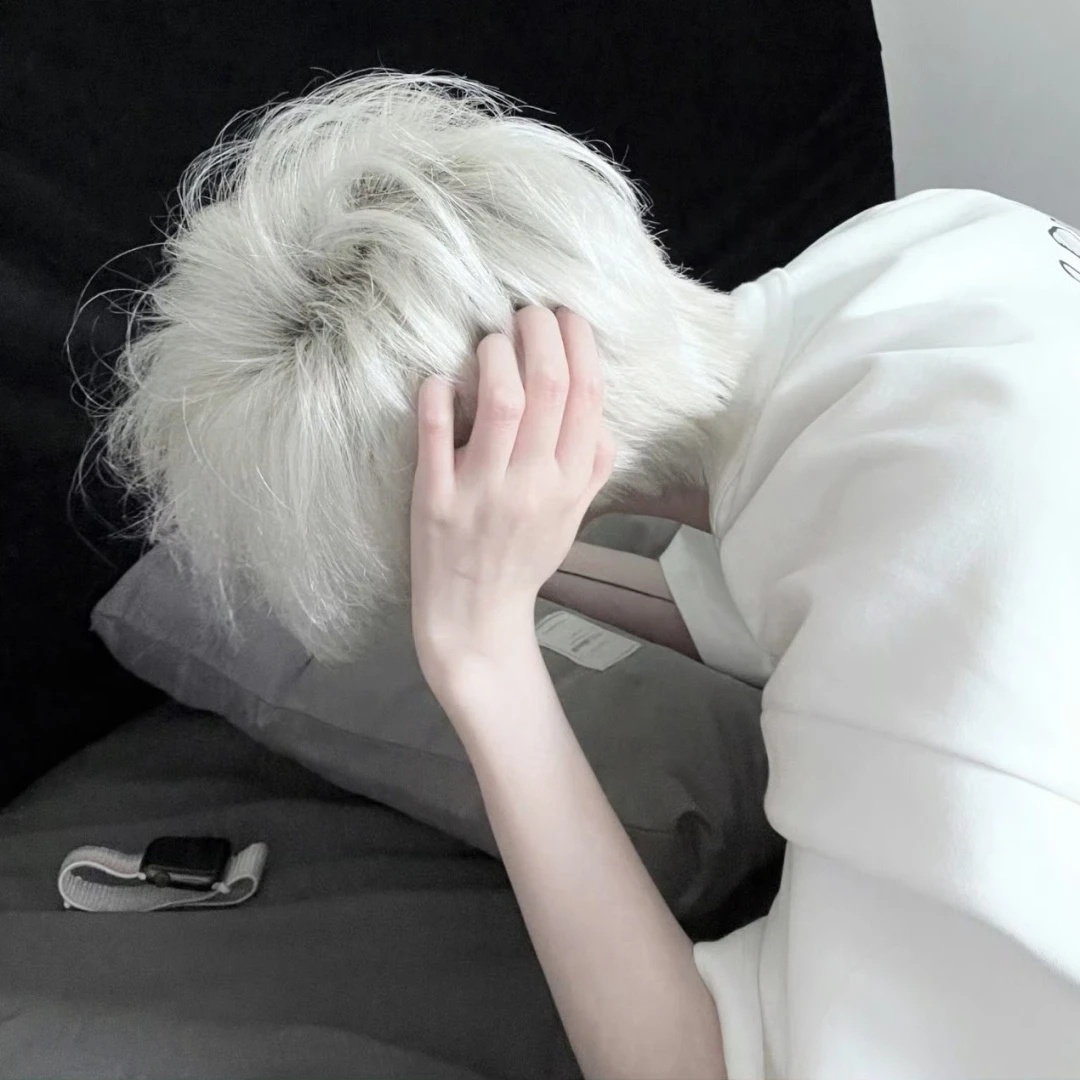 痞帅不露脸男生头像