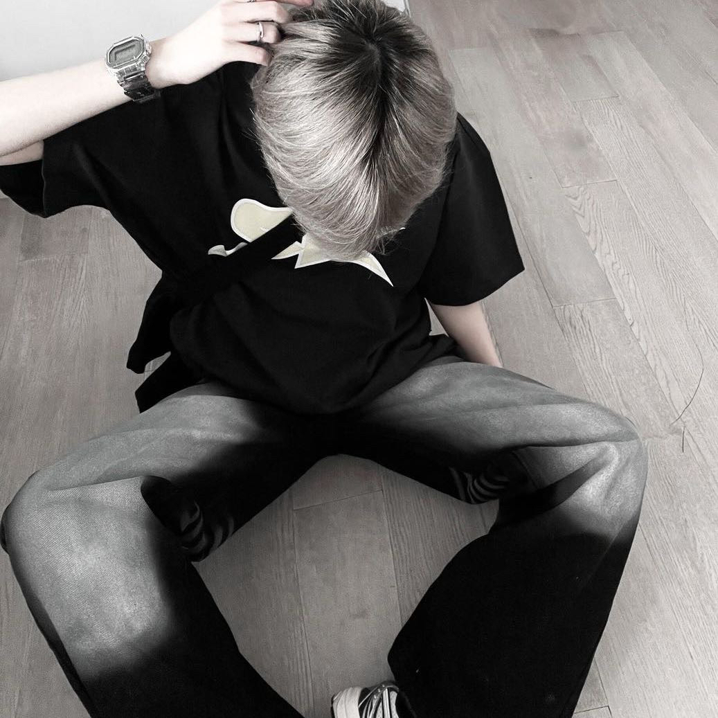 痞帅不露脸男生头像