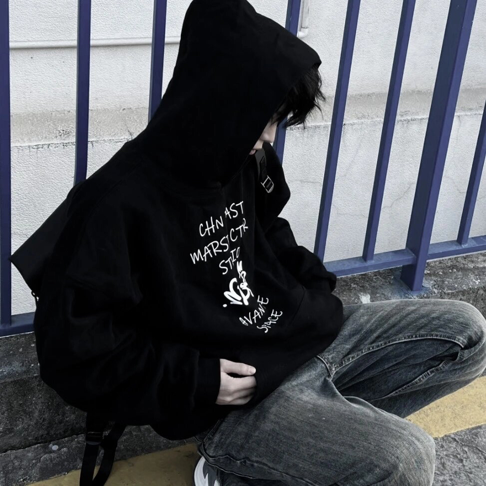 休闲帽痞帅侧脸男生头像