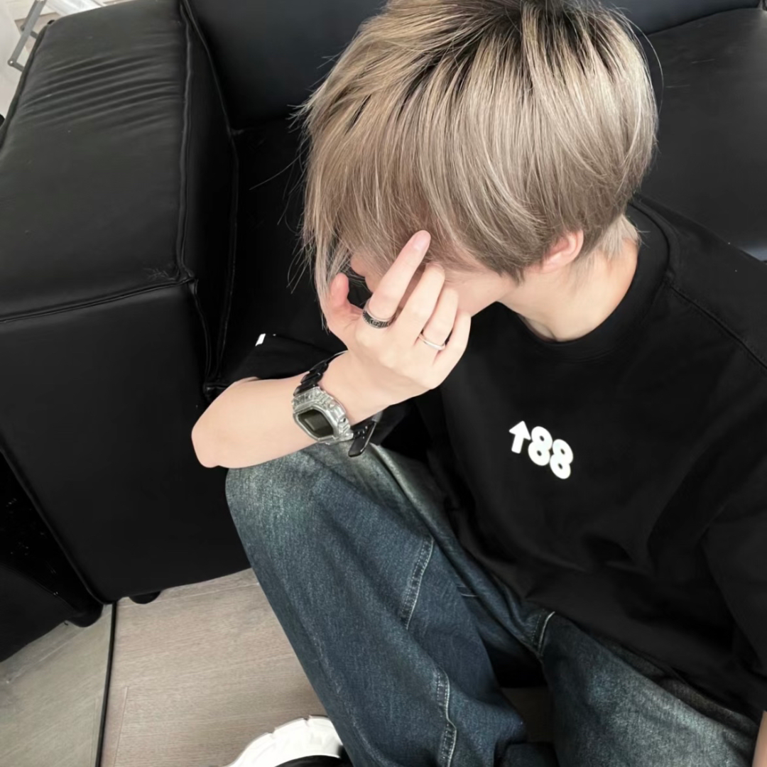 痞帅不露脸男生头像