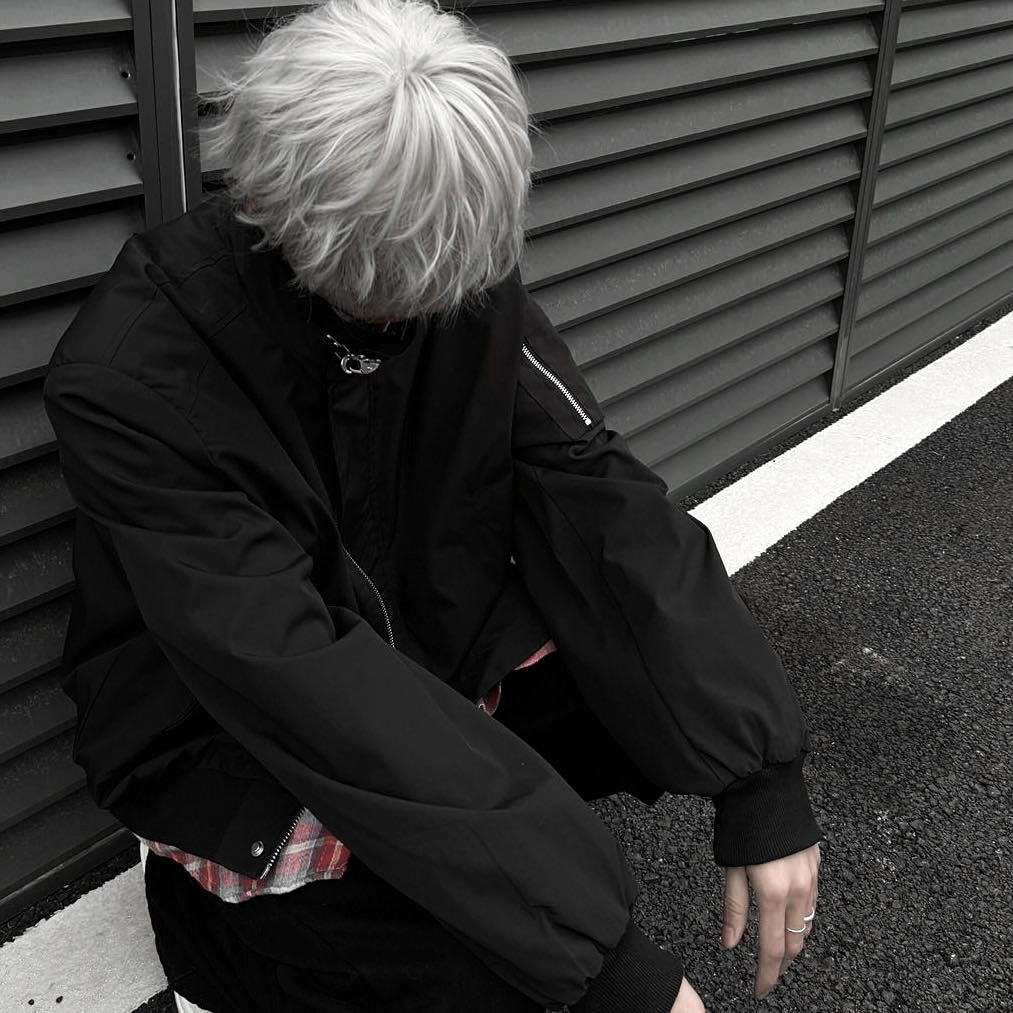 痞帅不露脸男生头像