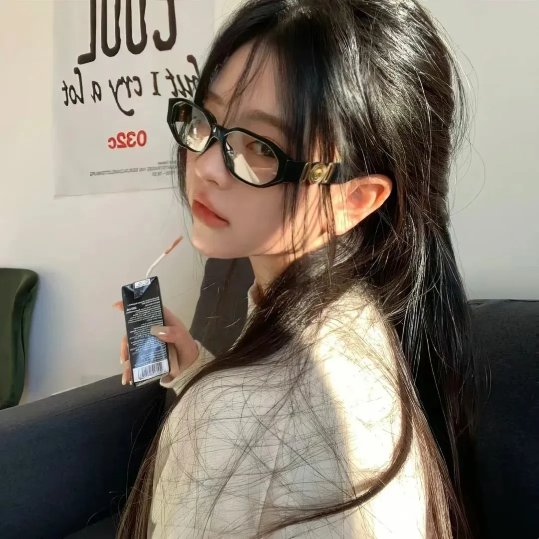 气质侧脸女生头像