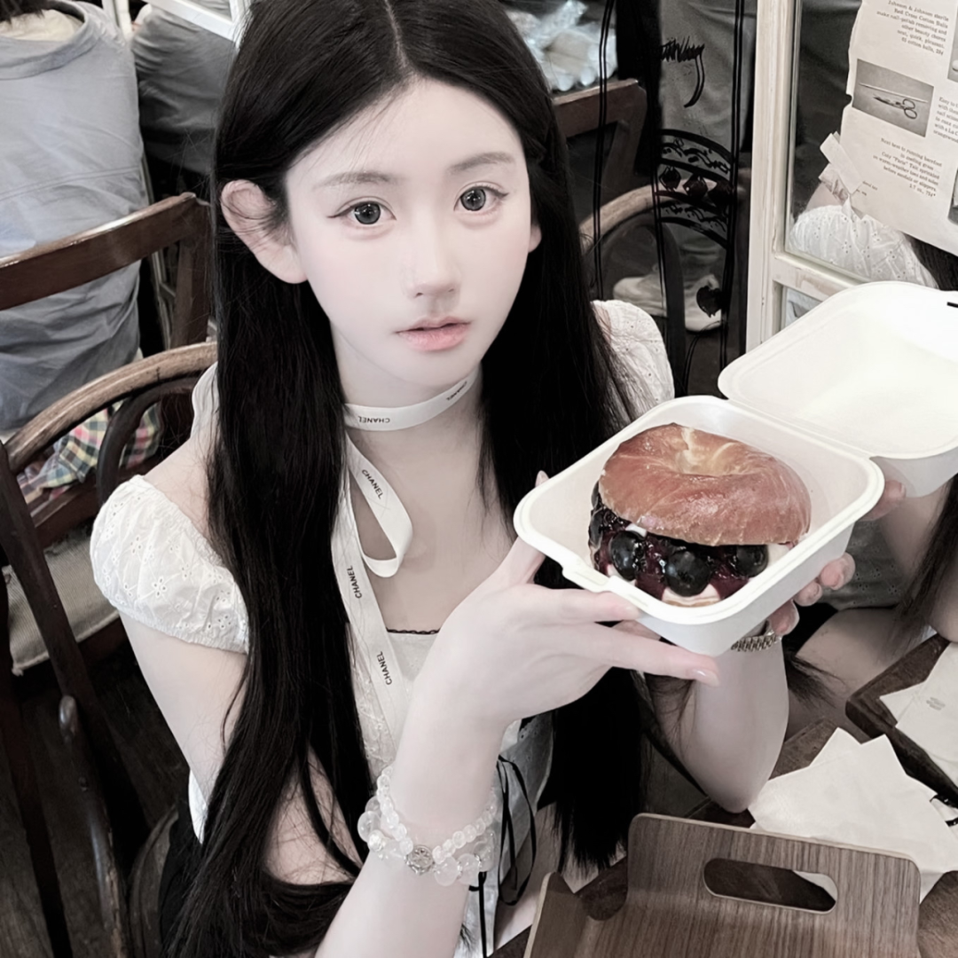 喝咖啡小众女生头像