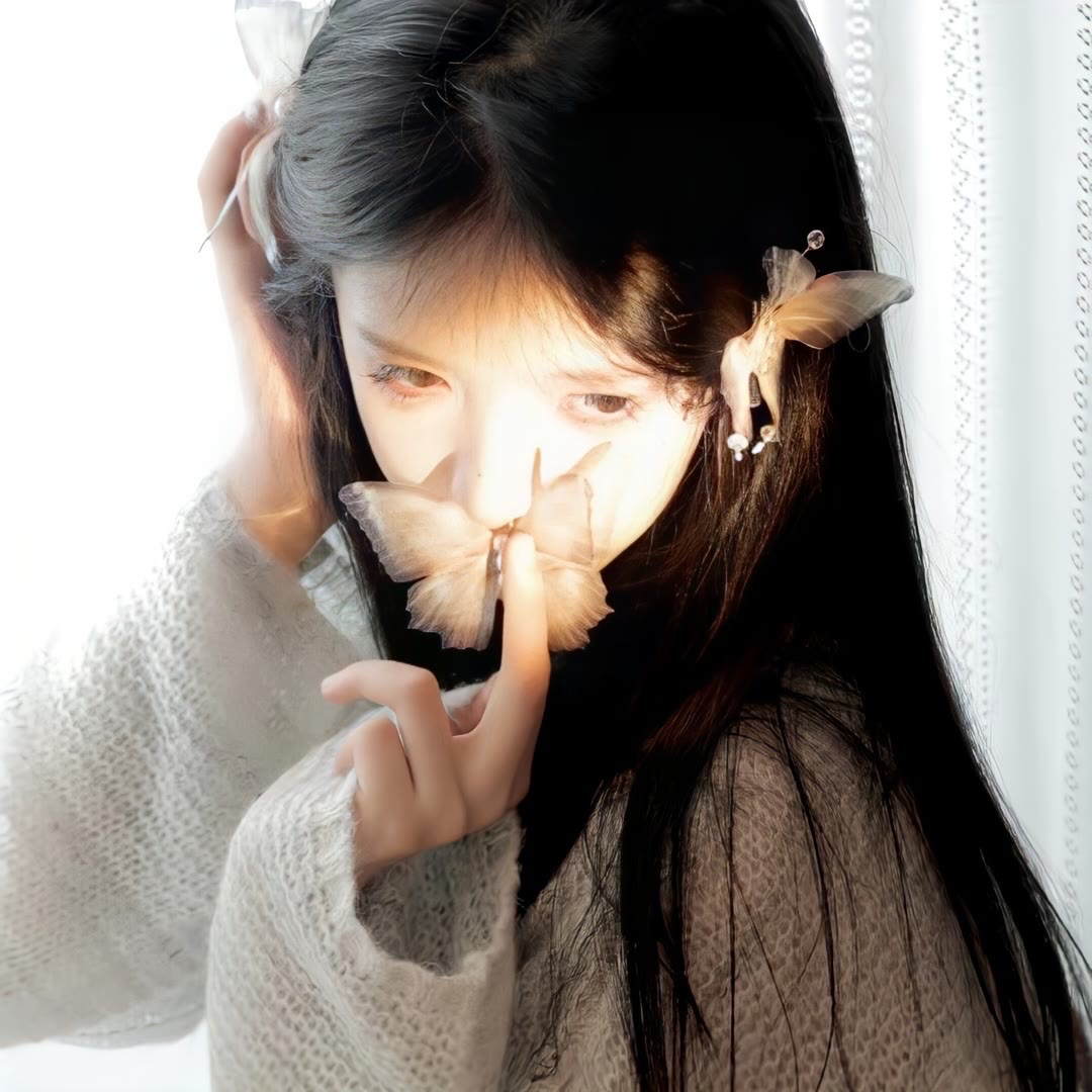 蝴蝶光感女生头像