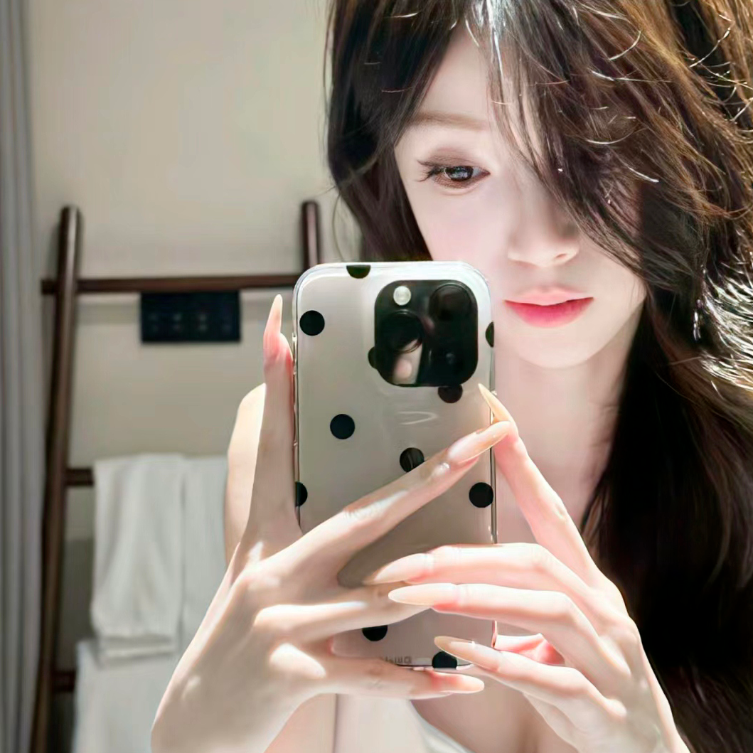 自拍手机小众女生头像