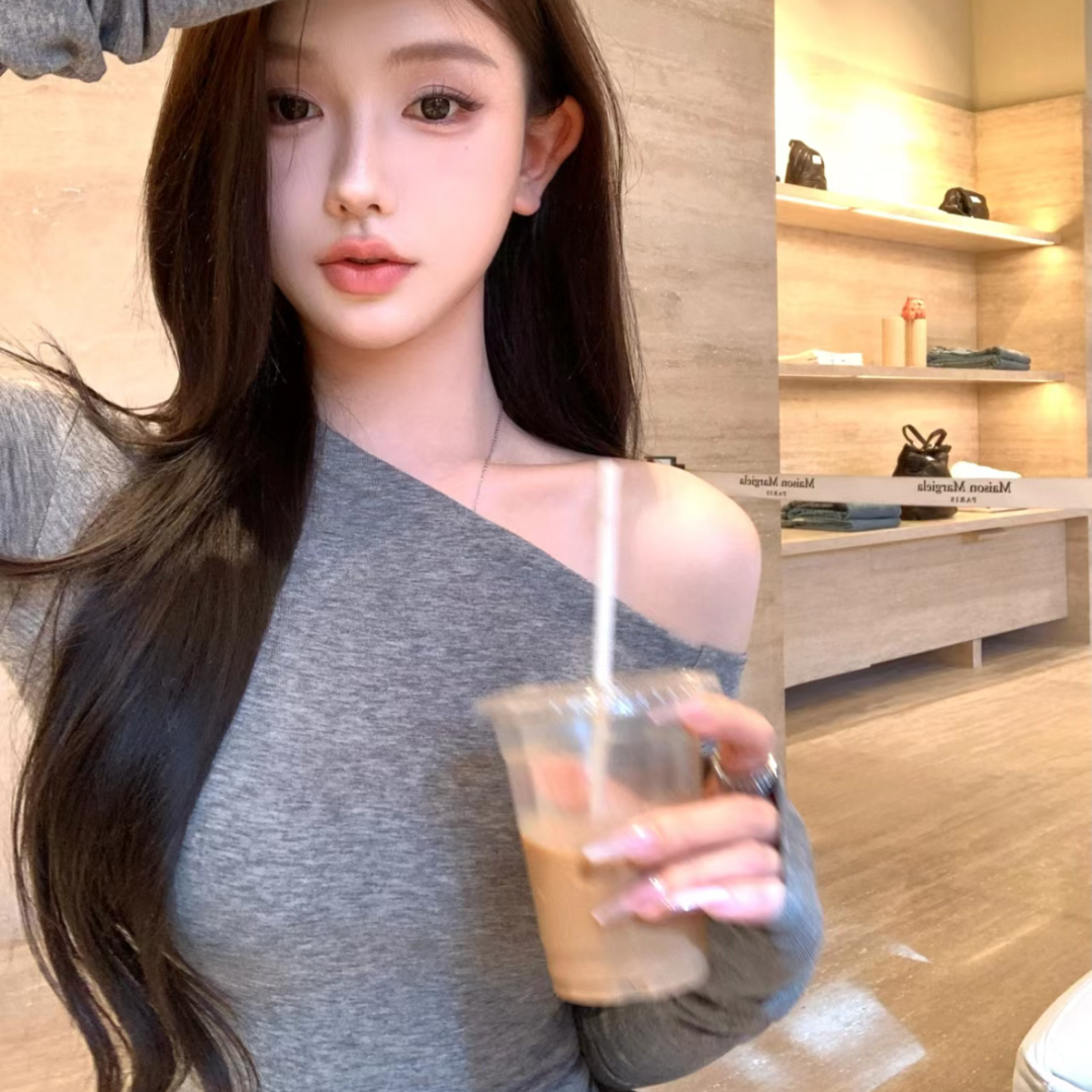 喝饮料纯欲女生头像